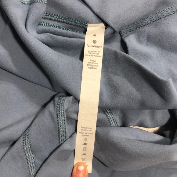 Lululemon leggings ***SOLD*** - Picture 3 of 4